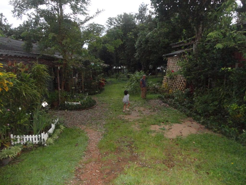 Grandma'S Home Sangkhlaburi Exterior photo